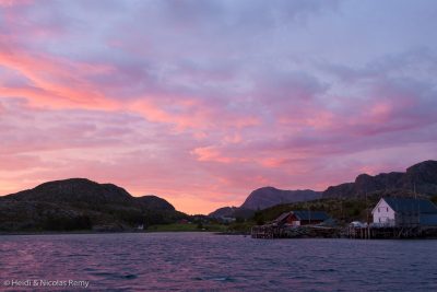 Arrivée à Leka au coucher du soleil