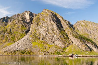 Muraille pieds dans l'eau