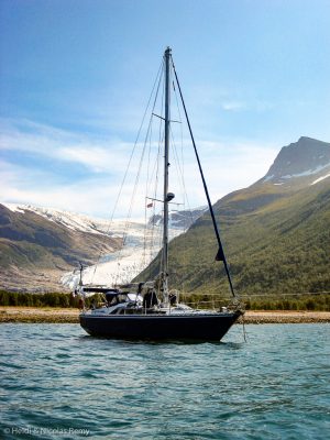 Fleur de Sel à l'ancre devant le Svartisen