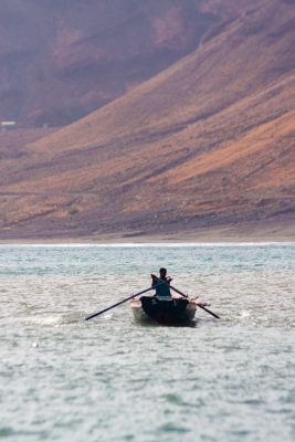 Ce pêcheur est venu nous proposer de délicieux poissons !