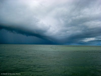 En plein jour au moins, en plus du spectacle, on voit ce qui se passe, contrairement à la nuit...