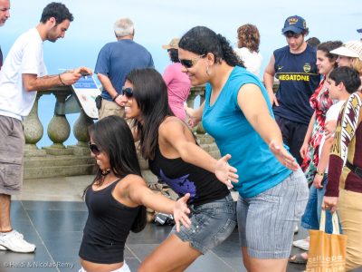 En haut du Corcovado, chacun se fait prendre en photo, et le spectacle n'est pas toujours là où l'on pense ;-)