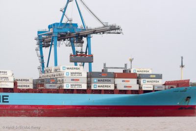 La manutention des containers est impressionnante, sans parler de la vitesse à laquelle elle a lieu !