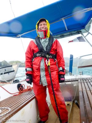 Harnachement et ciré complet pour affronter le front froid dans le détroit de Cook