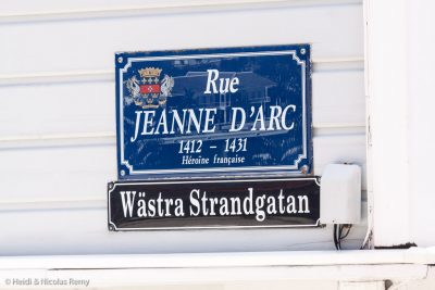 La traduction n'est pas tout à fait littérale...'est pas tout à fait littérale... La traduction n'est pas tout à fait littérale...