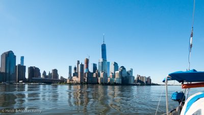 Fleur de Sel remonte la Hudson River et passe au pied des buildings