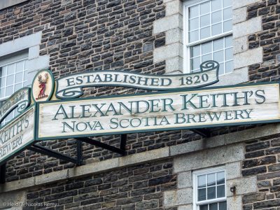 Sur le port de Halifax on trouve aussi les inévitables abreuvoirs à marins....