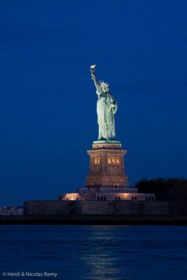 Dame Liberté à l'aube, lorsque Fleur de Sel passe une seconde fois à ses pieds.