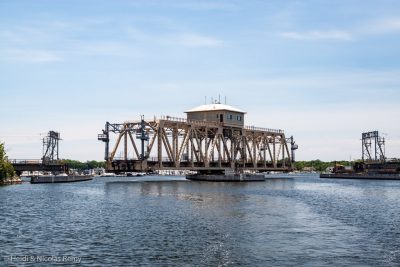 Passage du pont ferroviaire tournant