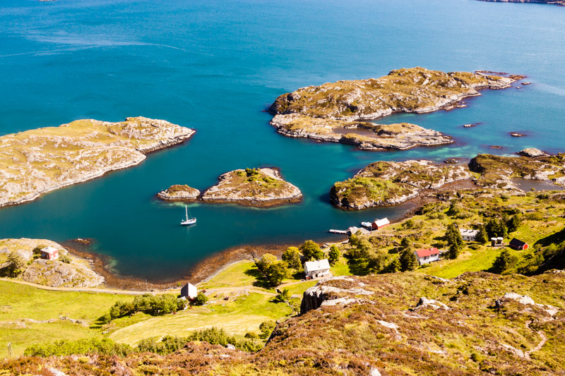 Vous serez la plupart du temps seul dans de splendides mouillages offrant d'infinies possibilités de balades alentour