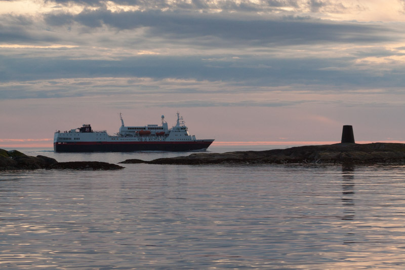 Hurtigruten Vesterålen croisé dans le Nordland