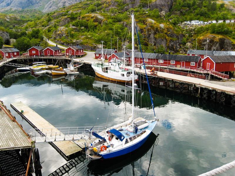 On fait difficilement plus chaleureux que la minuscule marina de Nusfjord au milieu des "rorbuer" typiques des Lofoten. Un vrai bijou !