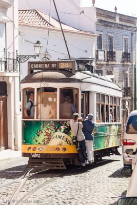 Si vous avez la nostalgie du petit train électrique, rien de tel qu'un tour en tram grandeur nature à Lisbonne !