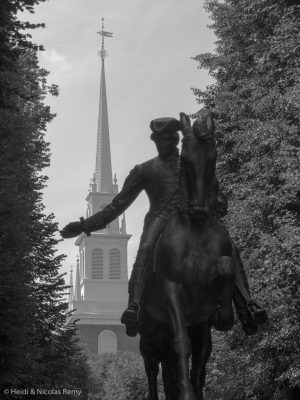 Statue de Paul Revere devant la Old North Church